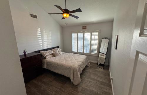 Riverside Views & Pool Retreat - Foto 5