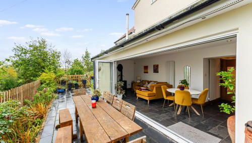 Whimsical Countryside Escape with Sprawling Garden - Foto 1, Garden