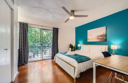 Your 2B Getaway - Steps 2 Dtwn - Sleeps 6 - Pool and Prkg - Foto 12