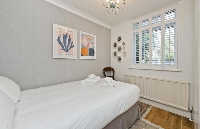 Botanical Bliss Near Kew Gardens by Underthedoormat - Foto 9