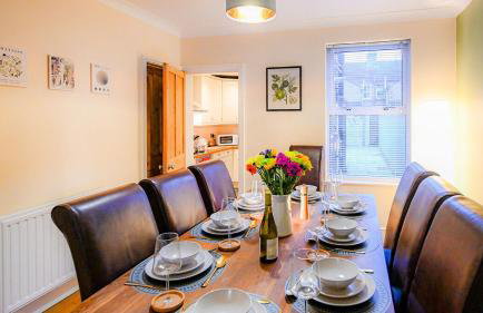 Premium Family Home with PS5 Console and Private Garden - Foto 4