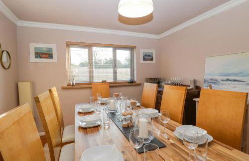 Little Foxes - Photo 10