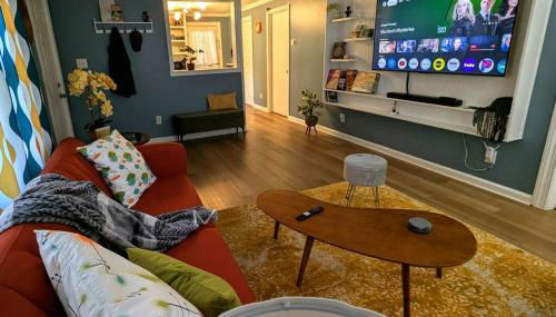 Kitchen, Laundry & Fenced Yard - Foto 3