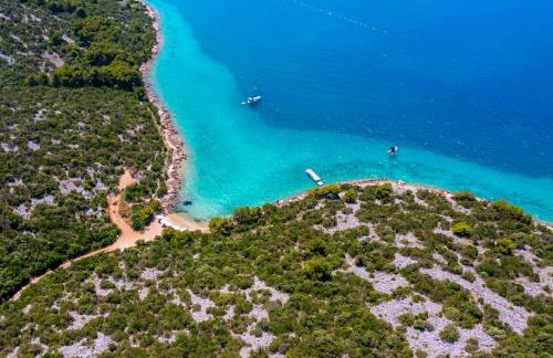 Cozy and Chic Little House with Pool Ivinj - 3 - Foto 13