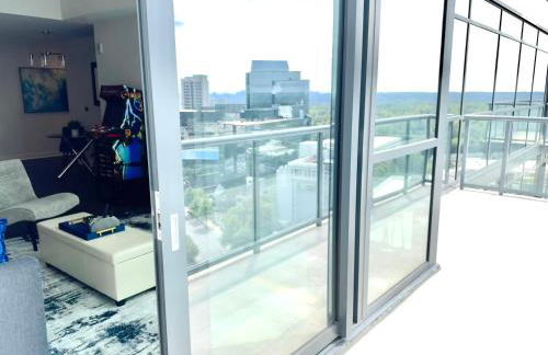 Skyline Retreat Penthouse, Top Floor, Year round Pool, City View! - Foto 32