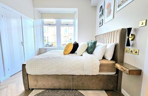 Newly Renovated Gem - Free Parking & Modern Comfort - Foto 25