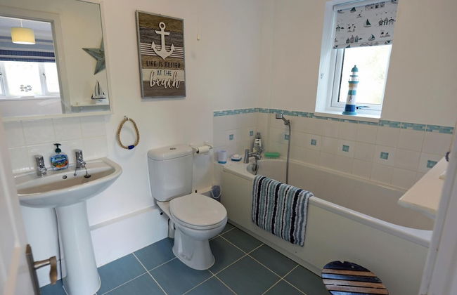 Valley Retreat - Peaceful Location, Walk to Beach, Parking - Photo 43