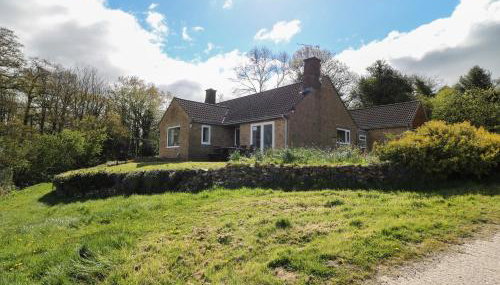 Broadlands Bungalow - Photo 2