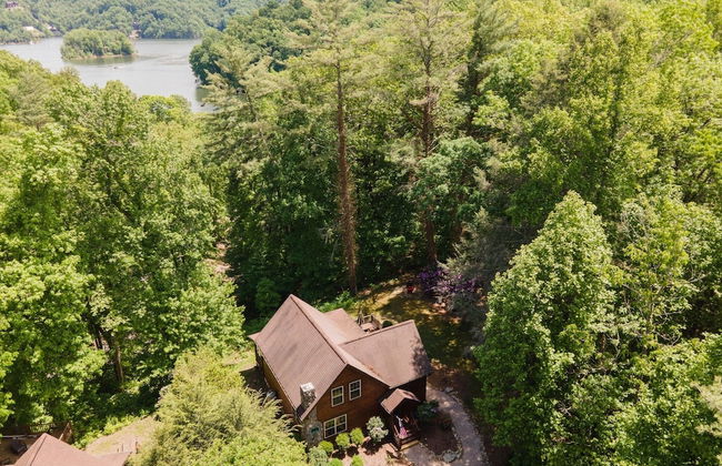Tree Top Lodge - Gorgeous Lake Cabin With Hot Tub & Magnificent Views Of Forests And Mountains! 3 Bedroom Cabin by Redawning - Foto 47