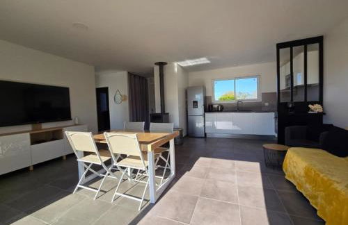 Maison calme 4 pers. à 3km de la mer avec jardin, clim, TV, vélos, BBQ et hamac - FR-1-777-20 - Foto 2