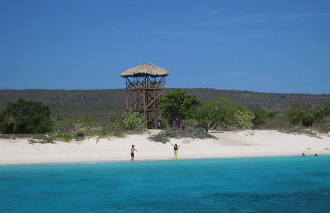 Bahía de las Águilas & Laguna de Oviedo Day Trip - Foto 2