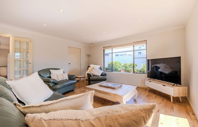 Morning Light Beach House - Photo 25