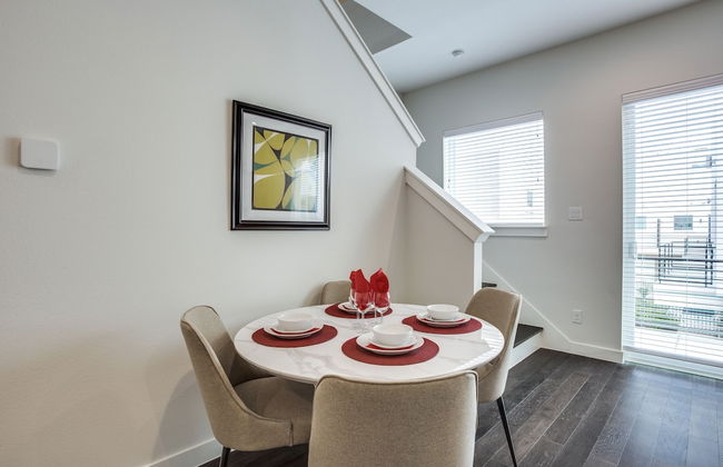 Upscale 2 bedroom Dallas TownHome - Foto 7