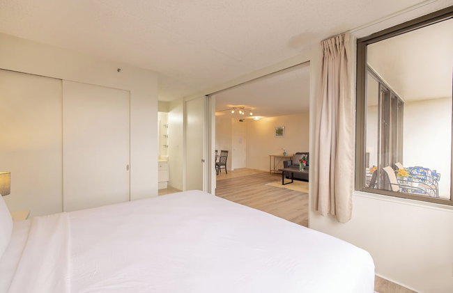 Mountain View Condo with King or Queen Bed and Parking - Photo 13