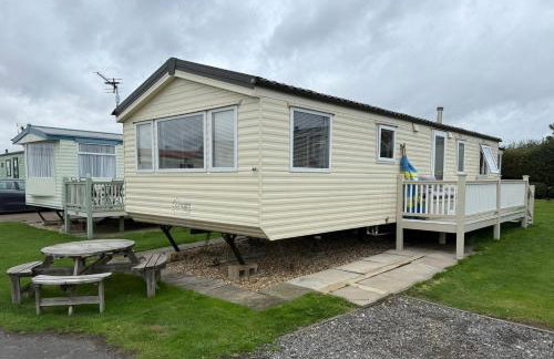 Cozy Holiday Home in Anderby Creek - Photo 3