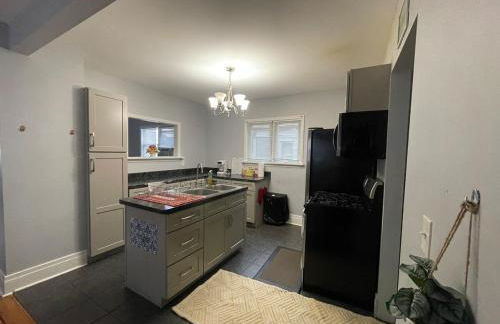 Buffalo 4BR Home 5 Beds, Near Airport & Downtown - Foto 12