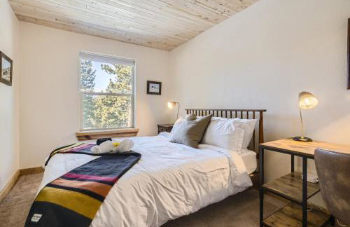 Cozy Wolfcamp Chalet with Hot Tub, Views with Fast Wifi - Foto 14