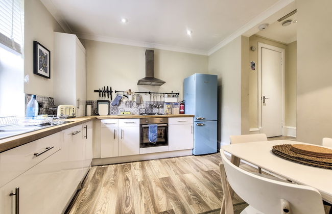 Maya's Glasgow Holiday Homes - Photo 65