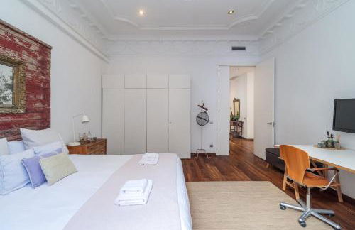 GuestReady - Central Barcelona Getaway - Photo 8