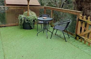 Private Couples hideaway with hot tub - Photo 20