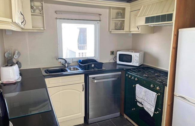 2 Bedroom two Bathroom Sunset Lodge Heachambeach - Photo 5