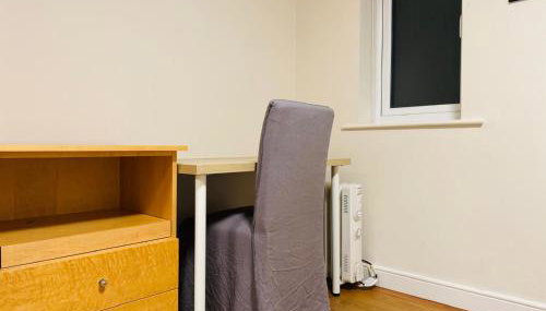 Morden flat close to DLR station with free parking and brand new bed and quality mattress adjacent to metro station also close to O2 and Excel via Cable Car - Foto 4