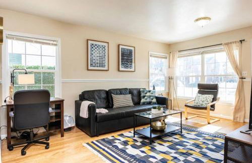 Cozy House 10min to Monuments and DC by CozySuites - Foto 7