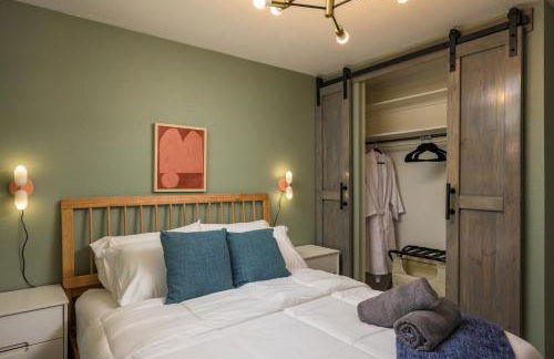 NEW Modern, Luxury Home with Hot Tub, Gym, Sauna, and 12 Minutes to Denver - Foto 20