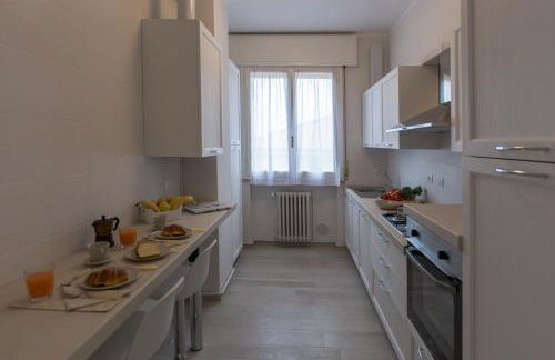 St. Vitale’s Basilic view elegant apartment - Photo 15