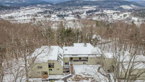 Steps to Ski Trail Fireplace - Kingswood 1B - Photo 4