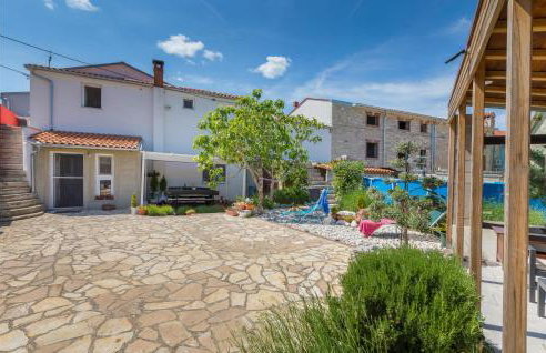 2 Bedroom Cozy Apartment In Vodnjan - Foto 1