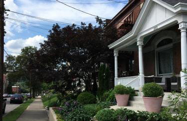 Historic Upstairs Apartment - Foto 13