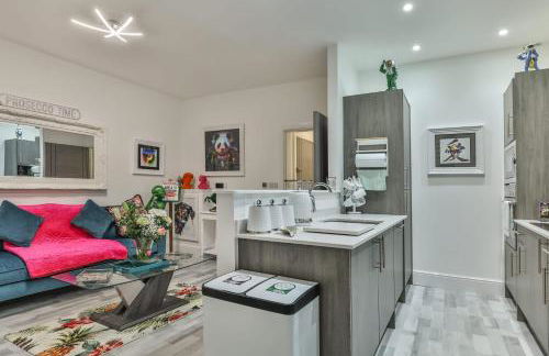 The Monroe - 2nd Floor - Luxury for up to 4 guests near Open Air Theatre and North Bay - Foto 8