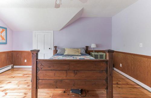 Mountain View Victorian with Convenient Location and Lots of Space tp Play farmhouse - Foto 17