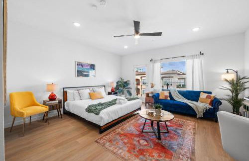 Stylish Top-Floor Gem with King Bed & City Ocean Views - Foto 3