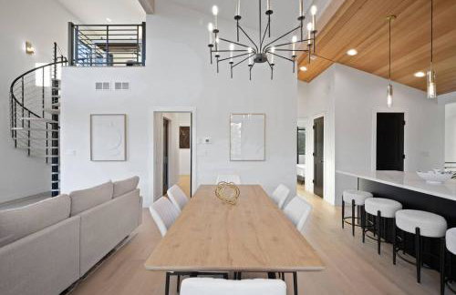 Modern Mountain House with Spa and Scenic Views - Foto 17