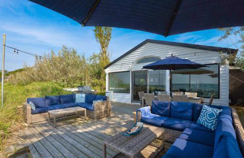 Chic Beach House: Waterfront, Vineyards, Hot Tub - Foto 10