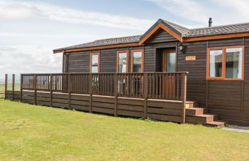 Three Views Lodge - Photo 1