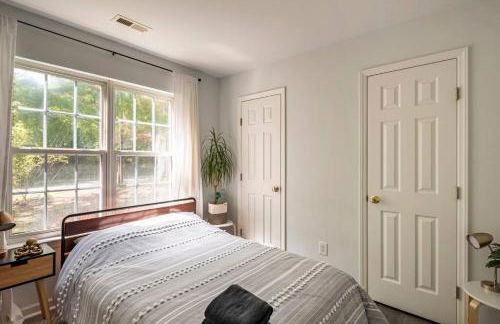 RARE Downtown Matthews walk 2 shops restauraunts hike CLT 2 Bedroom not 3br - Foto 47