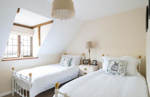 Cotswold Thatched Cottage - Photo 39