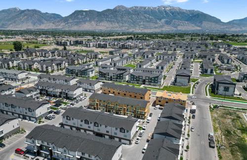 Family-Friendly 3-Story Home Sleeps 8 - Foto 21