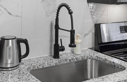 Lawrenceville Central !4 Quiet and Stylish One Bedroom Apartment with Free Street Parking - Foto 6