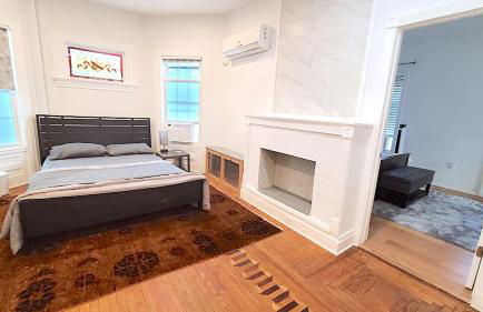 Gorgeous Victorian House!! Entire suite in SAM's home - Foto 21