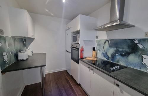 The Ugly Duckling - Photo 21