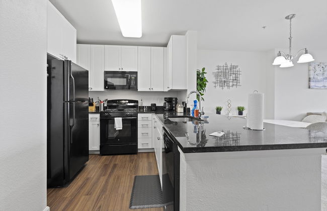 VA - Avalon - Apt 301 - Photo 4