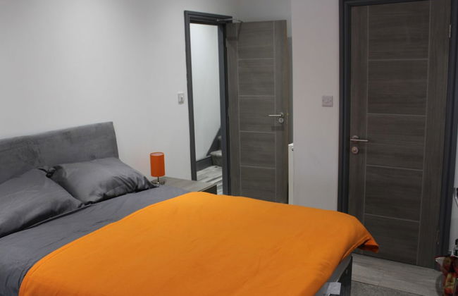 Townhouse @ 282 Walthall Street Crewe - Photo 2