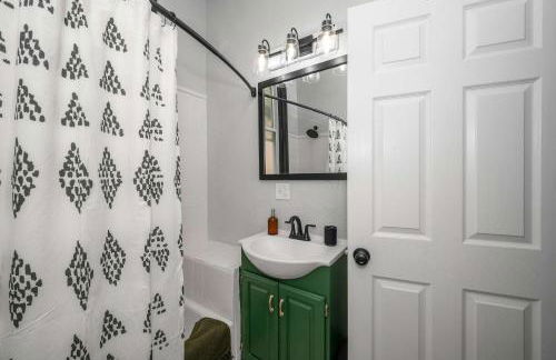 Stylish Modern Gem in the HIlls - Foto 22