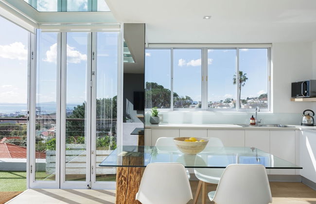 Modern, Chic Penthouse With Mountain, City Sea Views - Foto 10