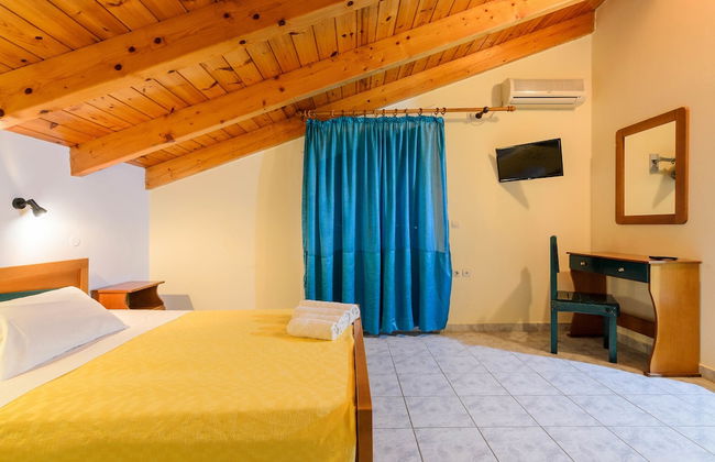 Regina Apartments - Photo 2