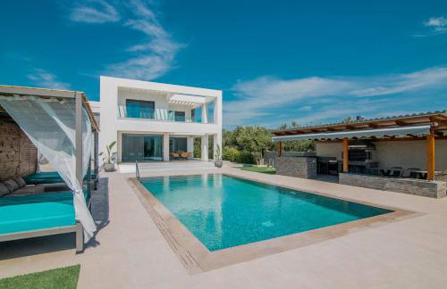 Antonia Villa - Luxurious Serenity with Private Pool, by ZanteWize - Foto 32